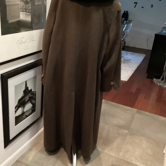 Herman Kay women’s long BROWN. 75% wool coat with details size 18/20 - Picture 4 of 9